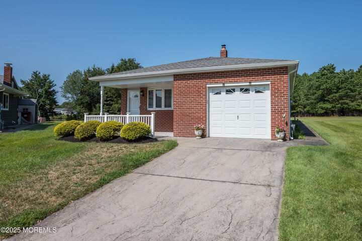 Property Photo: 28 Bahamia Drive NJ 08757
