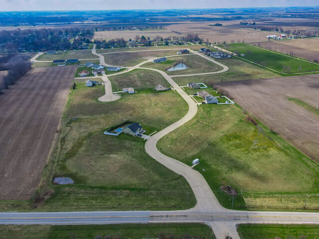Property Photo: 1424 Indian Trail IL 60901