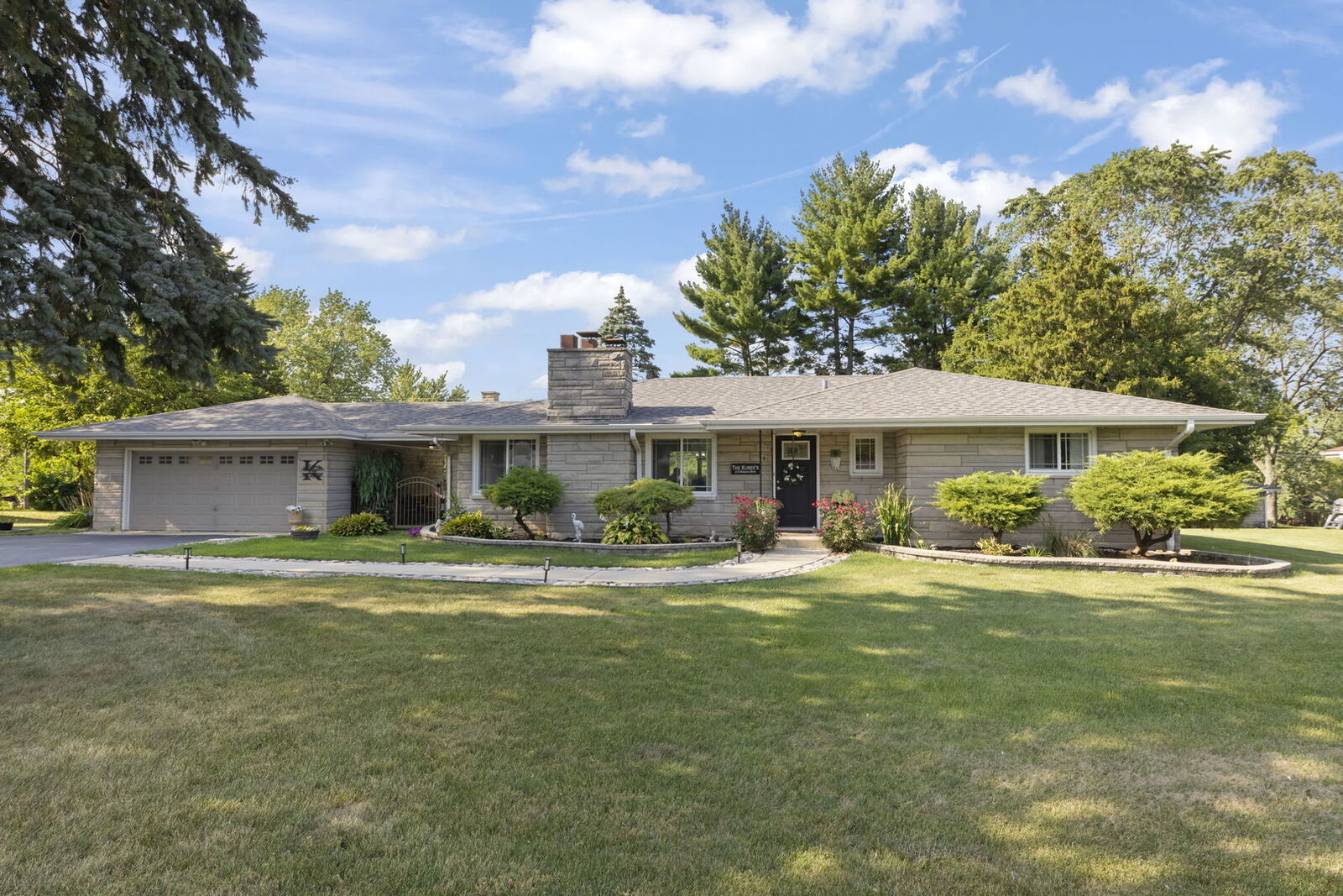Property Photo:  213 Redbud Drive  IL 60433 