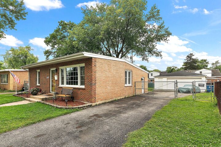 11534 S Lee Road  Alsip IL 60803 photo