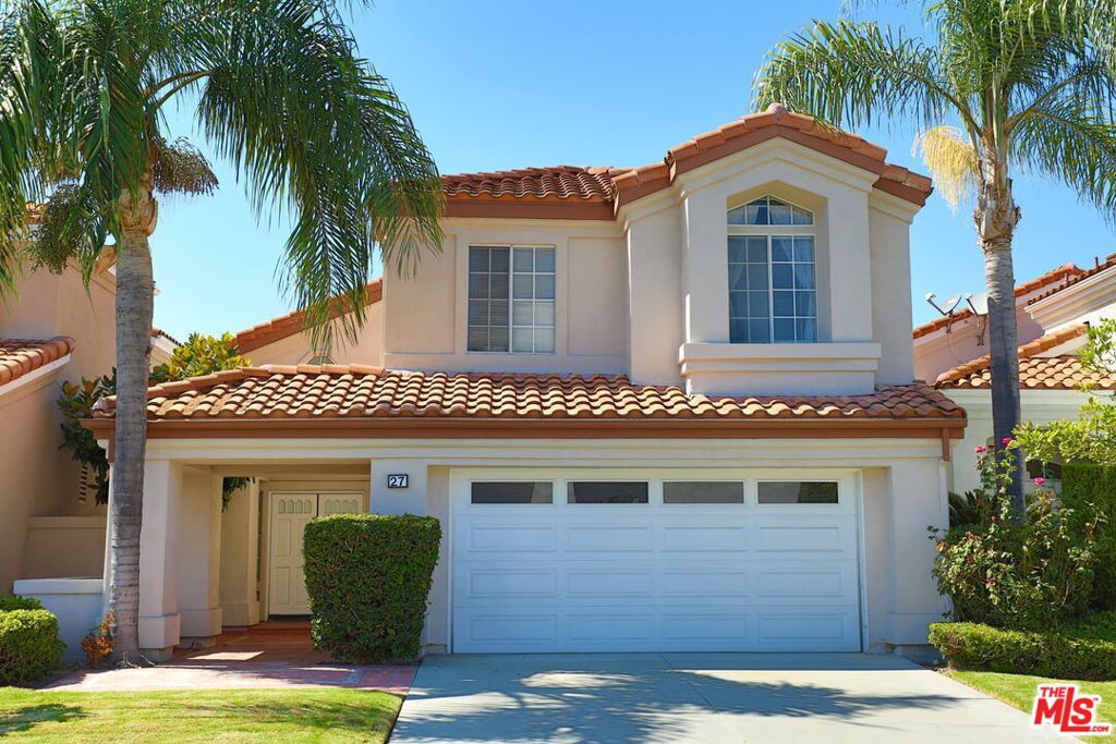 Property Photo:  27 Comiso  CA 92614 