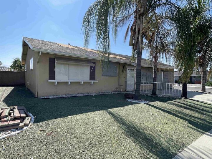 Property Photo:  570 S Lyon Avenue  CA 92543 