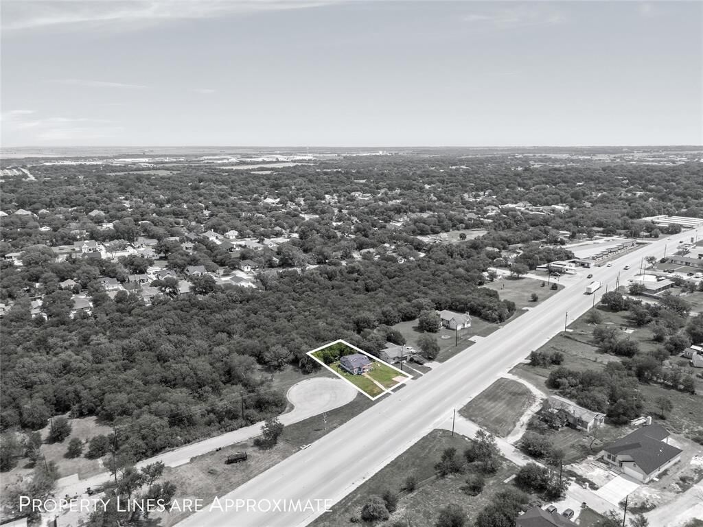 Property Photo: 515 McDonald Street TX 76645