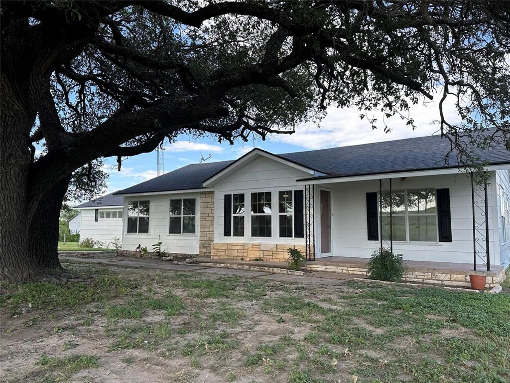 Property Photo:  2200 Fm 1467 S  TX 76890 