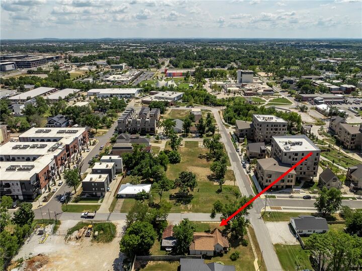 Property Photo:  119 SE F Street  AR 72712