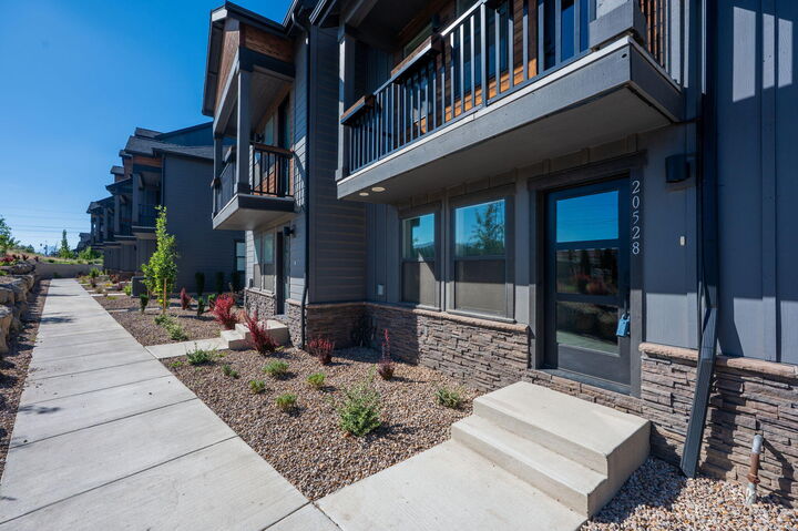 Property Photo:  20528 NE Empire Avenue  OR 97701 