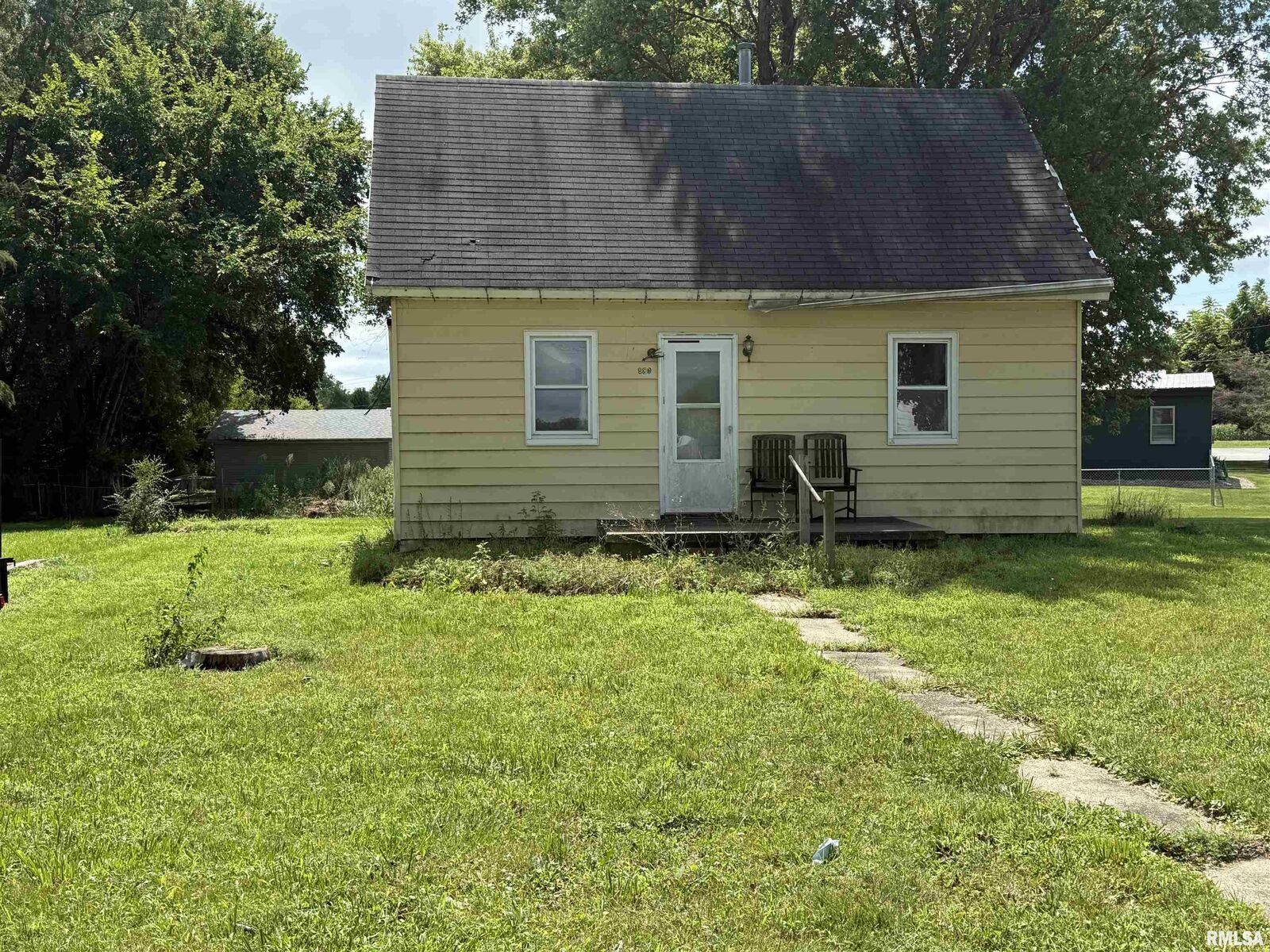 Property Photo:  980 W Old Locust Street  IL 61520 
