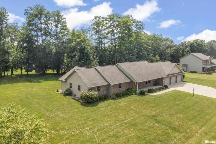 Property Photo:  6 Hawthorne Cove  IL 61550 