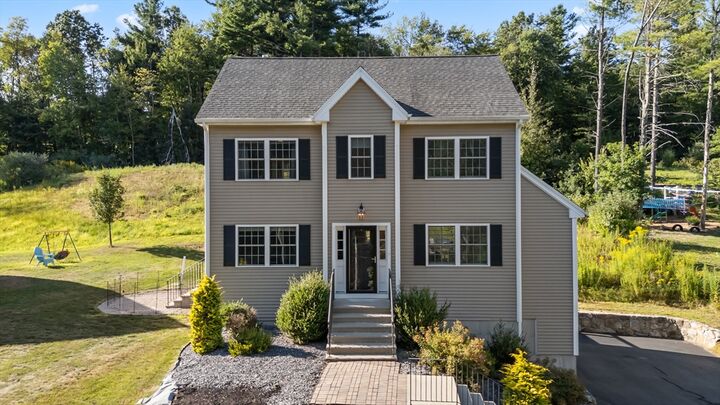 216 River St  Holden MA 01520 photo