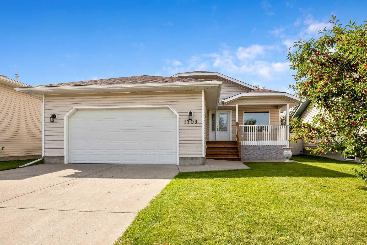 Property Photo:  1709 4 Avenue SE  AB T1V 1P7 