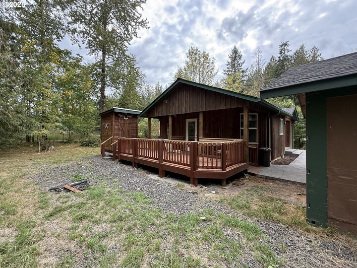 Property Photo:  160 Hall Rd  WA 98645 