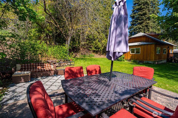 Property Photo: 2474 Larsen Ln WA 98822