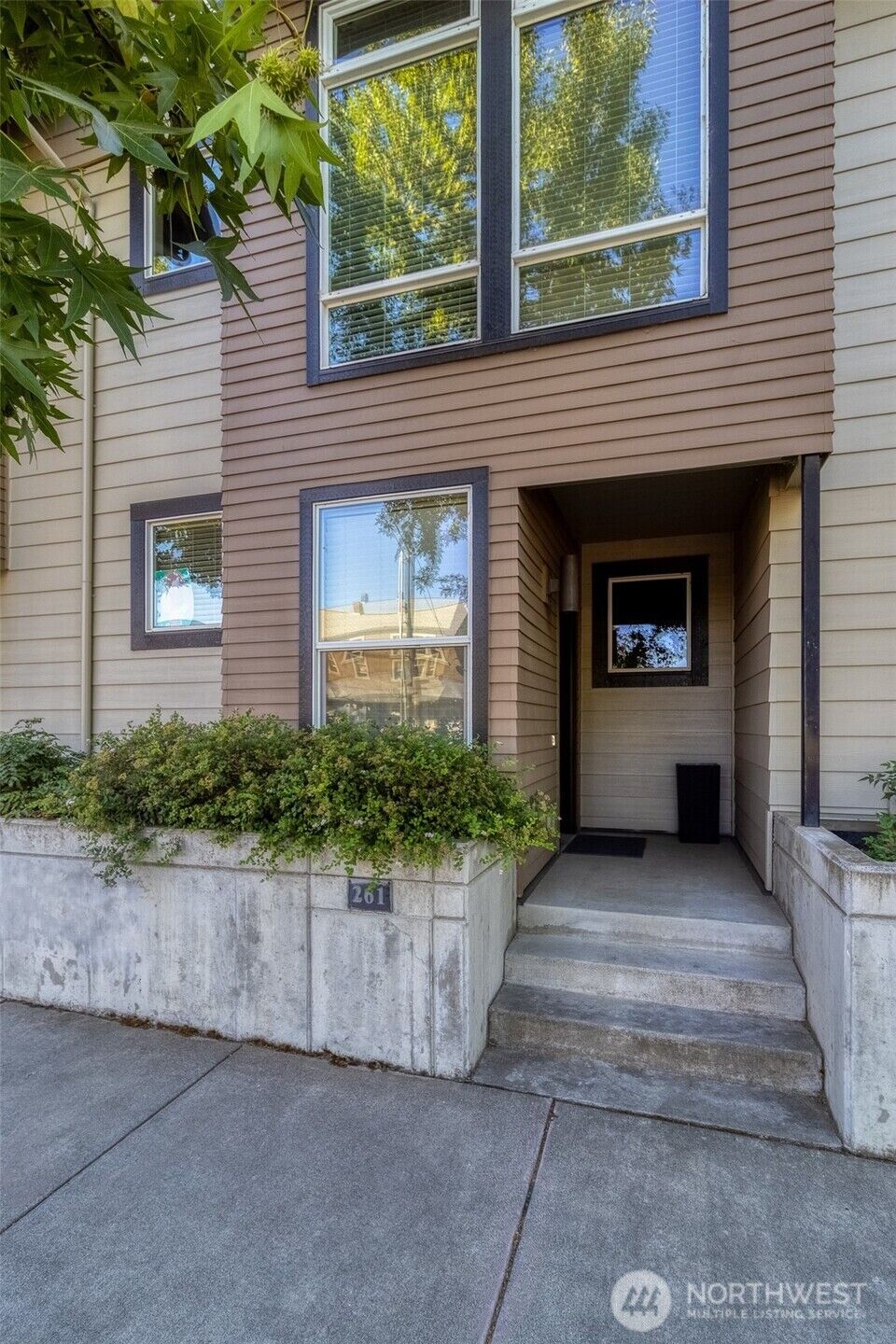 Property Photo:  261 W Sumach Street  WA 99362 