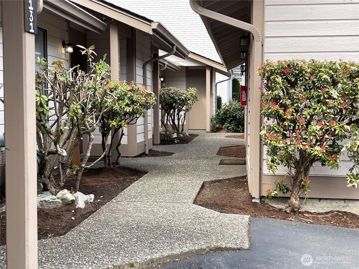 Property Photo:  10145 NE 137th Place 7  WA 98034 