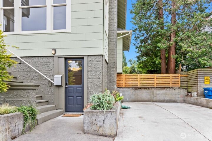 Property Photo:  3109 E Marion Street Lower  WA 98122 