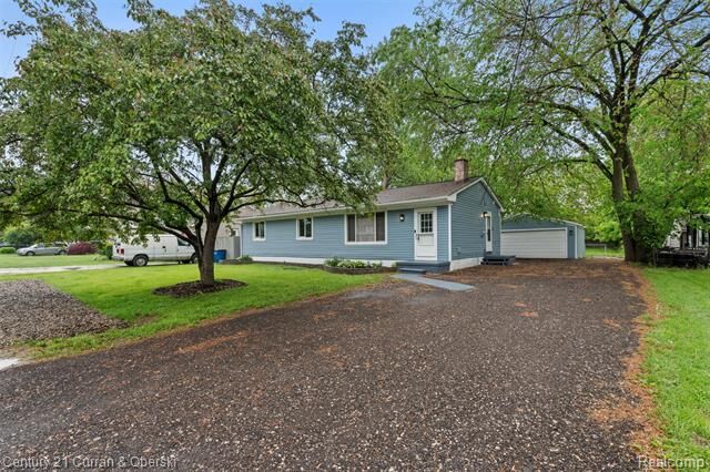 Property Photo: 6262 Garden Court MI 48091