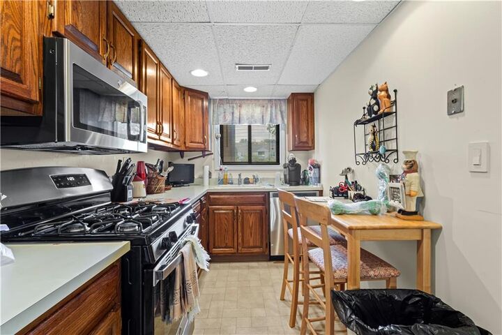 Property Photo: 650 East Greenwich Avenue 2-103 RI 02893