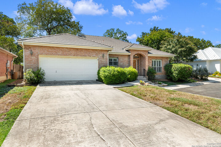 Property Photo: 6 Oakwell Farms TX 78218