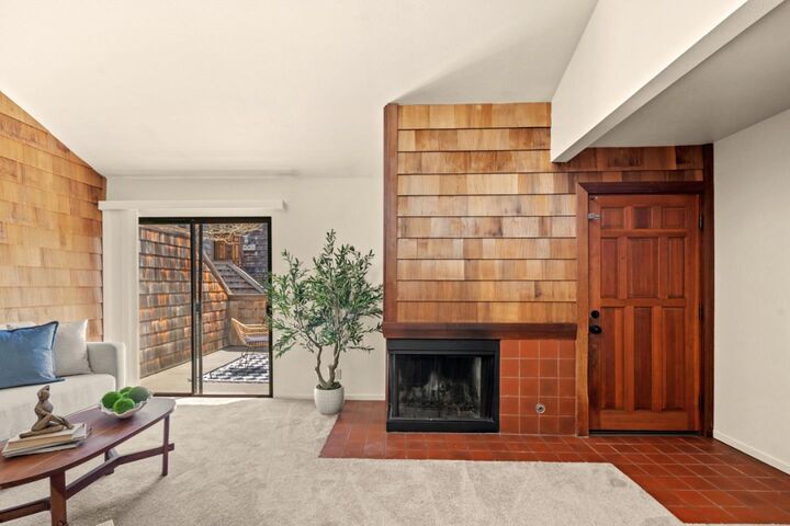 Property Photo: 461 Dela Vina Avenue 209 CA 93940