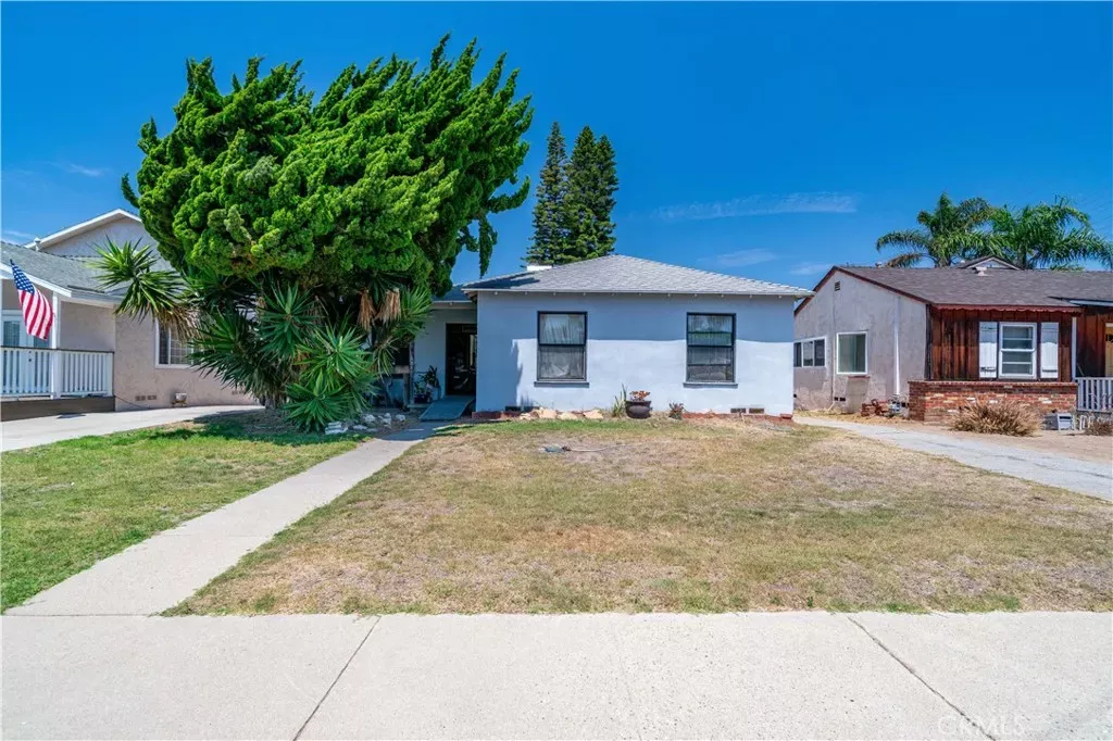 Property Photo: 1421 E Walnut Avenue CA 90245