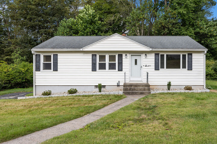 Property Photo:  1325 Avon Boulevard  CT 06410 