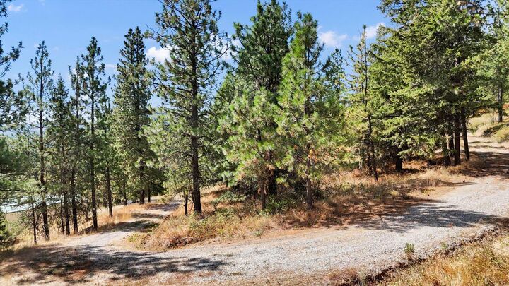Property Photo:  4107 S Ghering Ln  WA 99223 