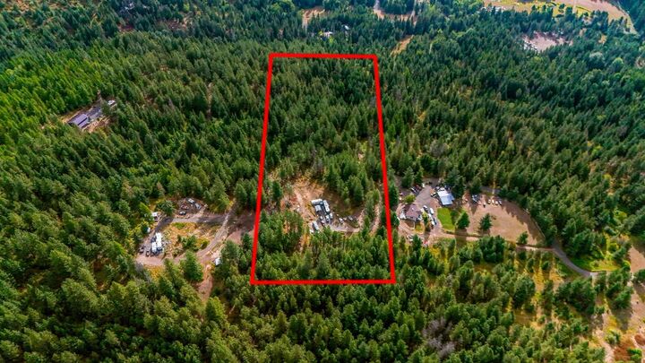 Property Photo:  12220 S Alpine Fern Ln  WA 99030 