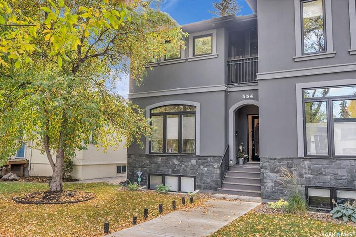 Property Photo:  434 7th Street  SK S7H 0X5 