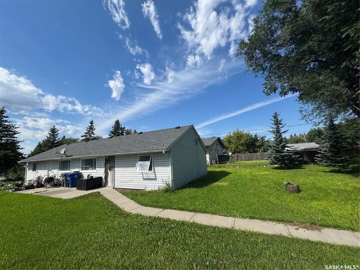 Property Photo: 421 McKenzie Street SK S0L 2N0