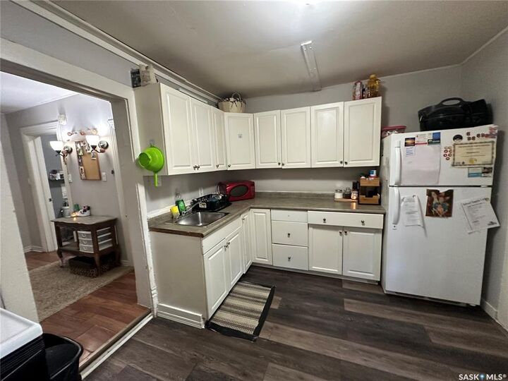 Property Photo:  761 Athol Street  SK S4T 3B4 