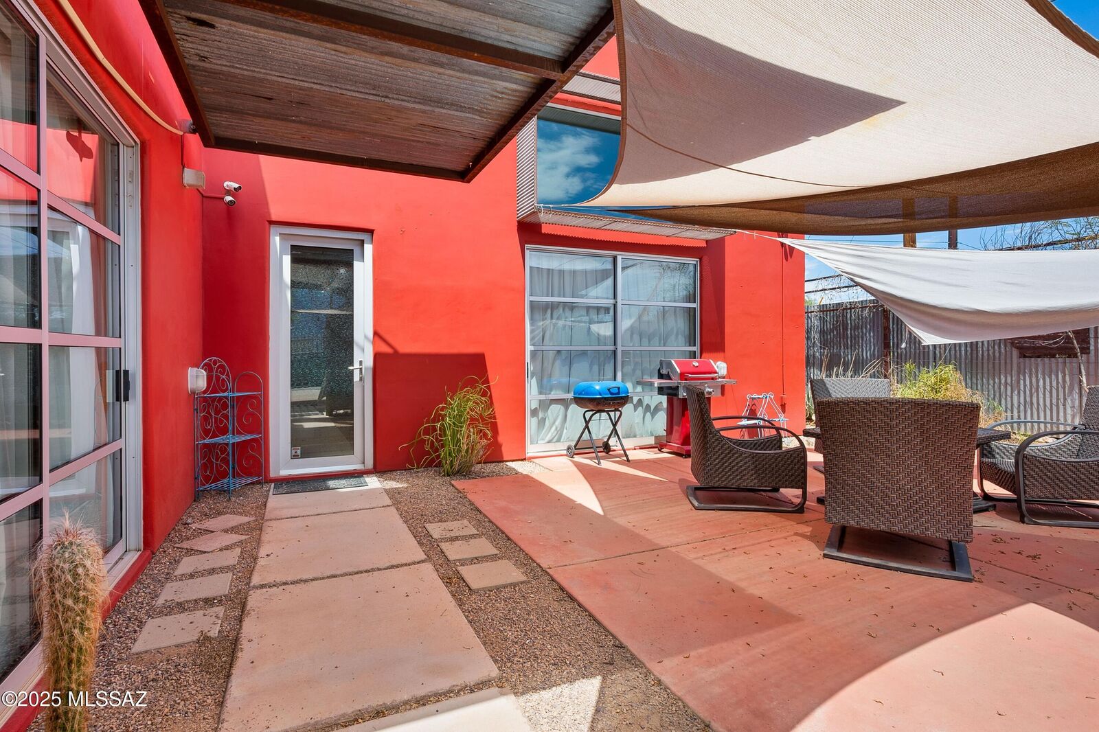 Property Photo: 628 S Curtis Avenue AZ 85719