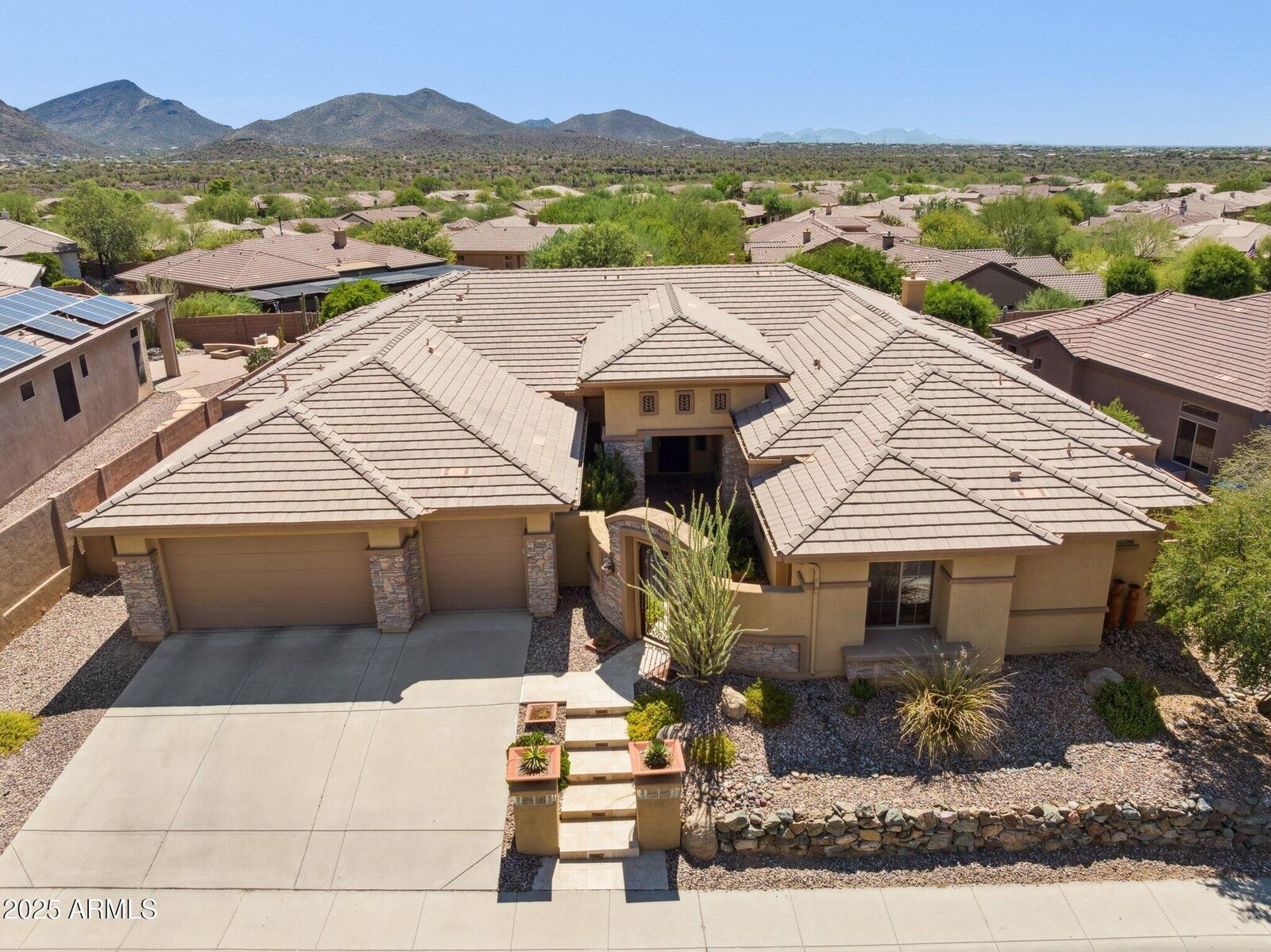 Property Photo:  42043 N Bradon Way  AZ 85086 