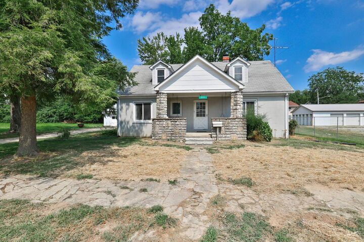 221 S Vine Street  Blanchester OH 45107 photo