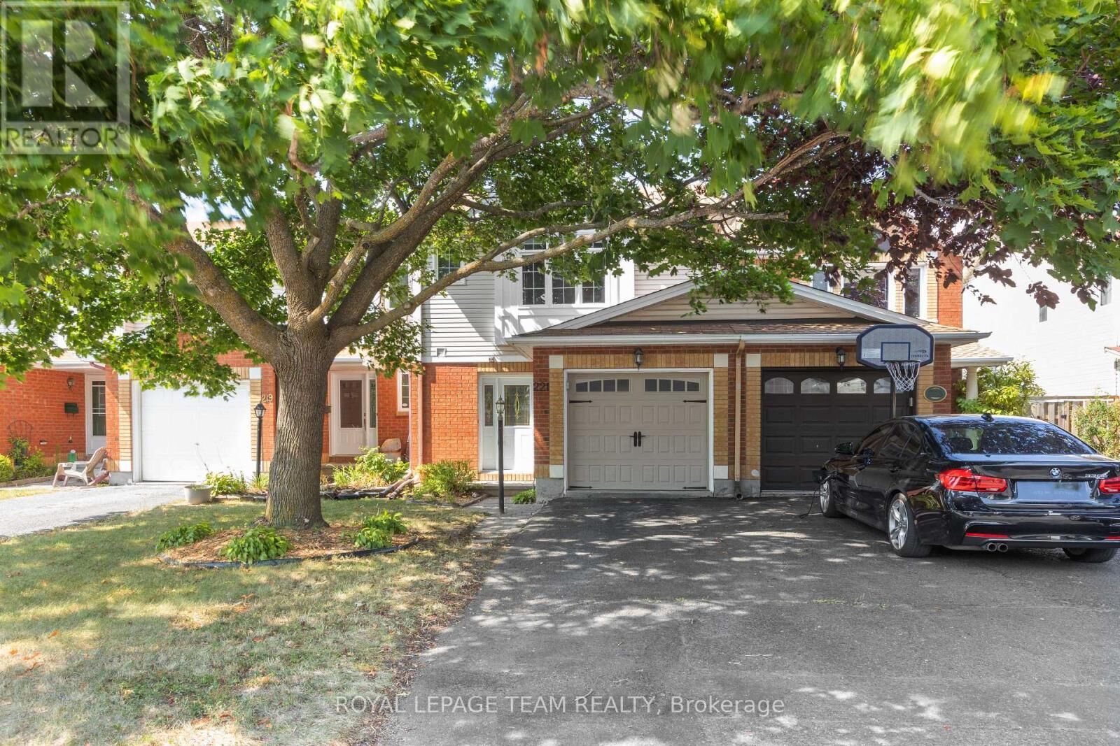 Property Photo:  221 Longshire Circle  ON K2J 4K8 