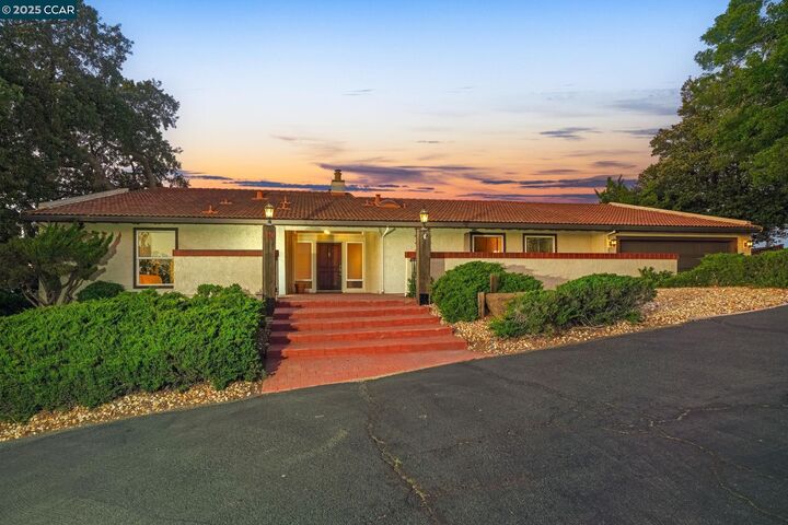 Property Photo: 1170 Sunrise Hill CA 94518