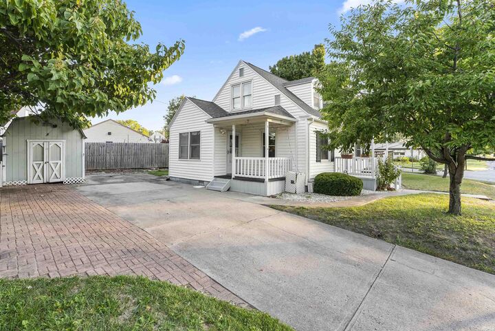 Property Photo:  1402 Melrose Avenue  IN 46808 