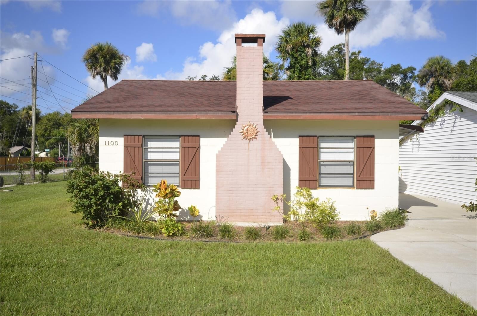 Property Photo: 1100 Dougherty Street FL 32168