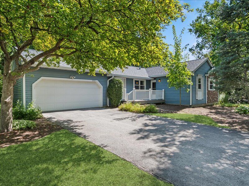 Property Photo: 1323 Auburn Avenue IL 60565