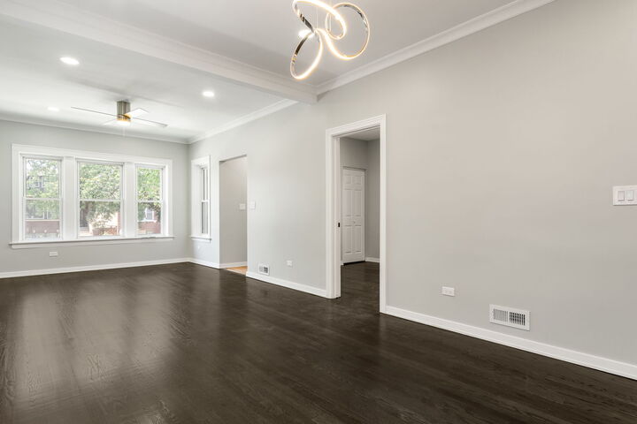 Property Photo:  
