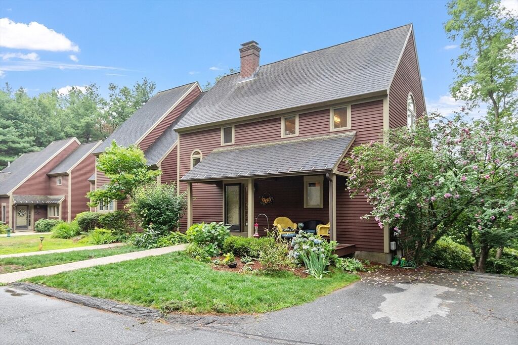 Property Photo:  1 Woodridge Ln 1  MA 01886 