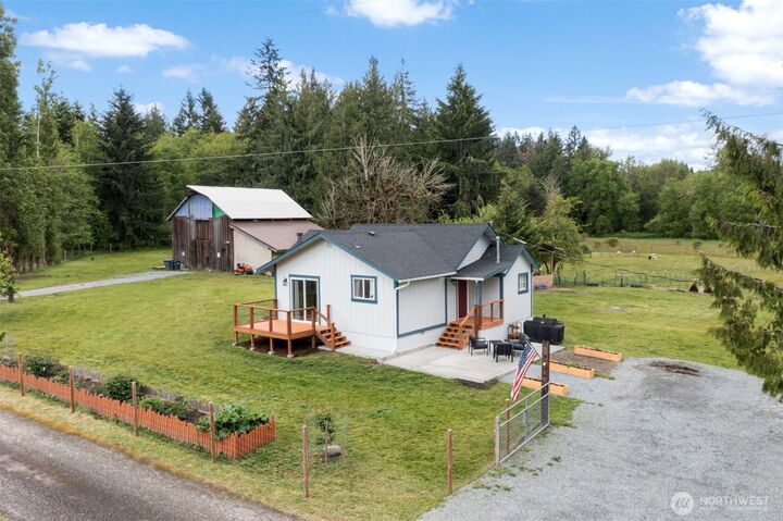 Property Photo:  40904  96th Avenue E  WA 98328 