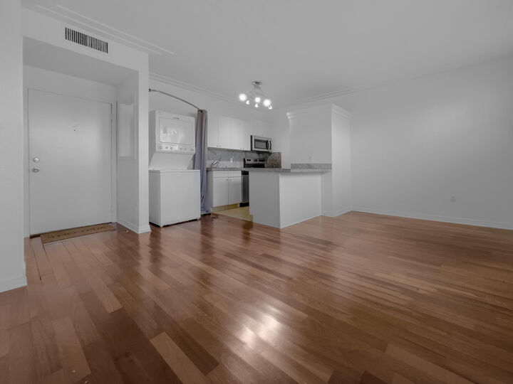 Property Photo:  1027 Pennsylvania Avenue 205  FL 33139 