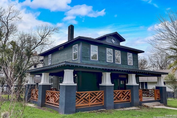 1104 W Mistletoe  San Antonio TX 78201 photo