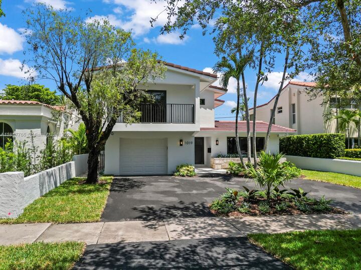 Property Photo: 1019 Venetia Ave FL 33134