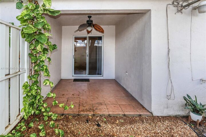 Property Photo: 11297 SW 17th Ct 11297 FL 33025
