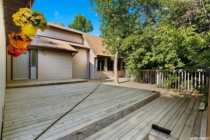 Property Photo:  106 Shaw Drive  SK S0G 4C0 