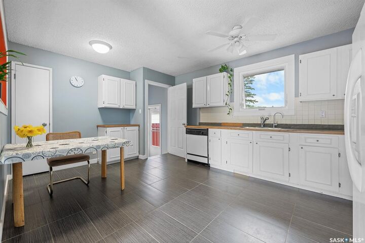 Property Photo:  762 Bard Crescent N  SK S4X 2K5 
