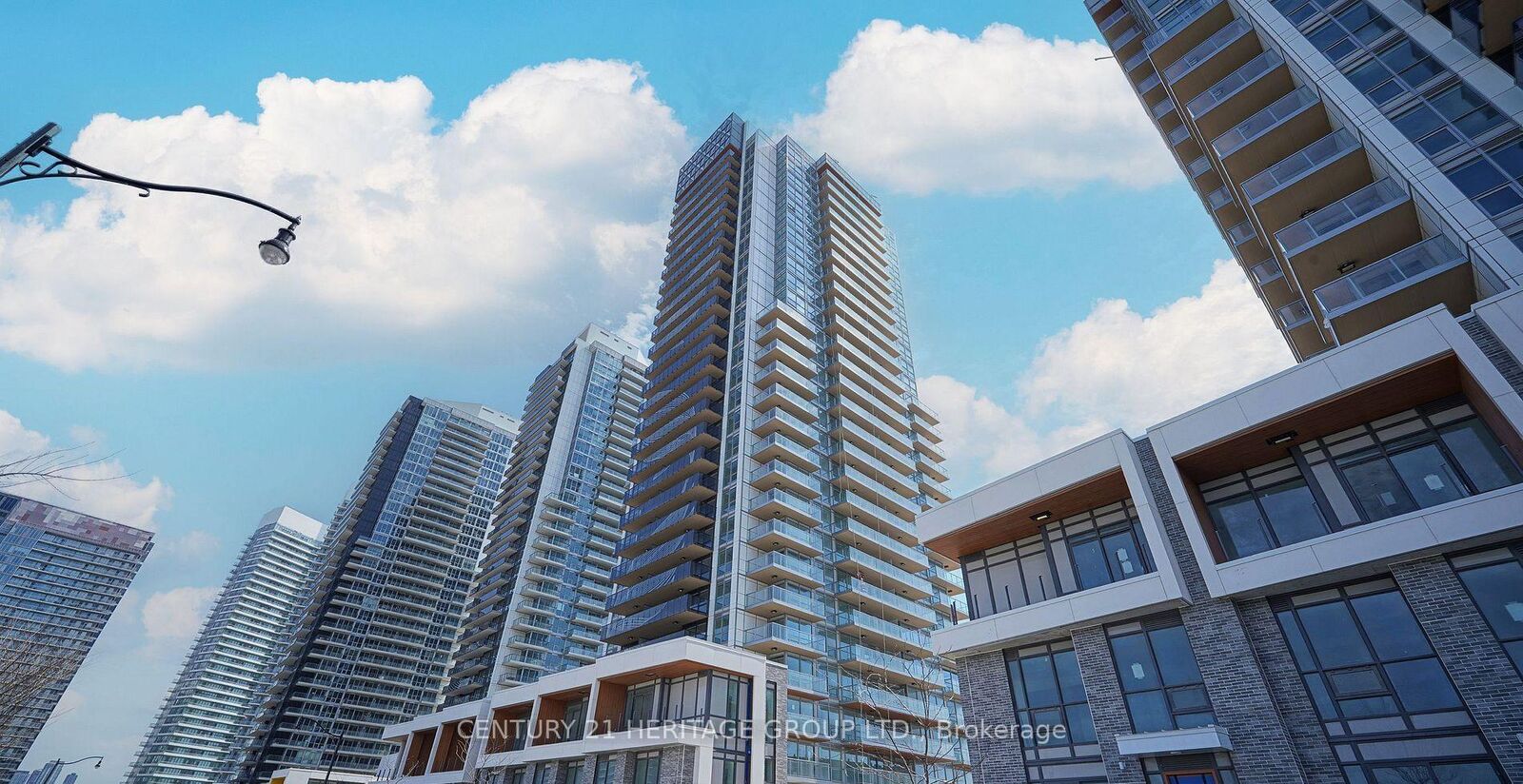 Property Photo: 25 McMahon Drive 1505 ON M2K 0J2