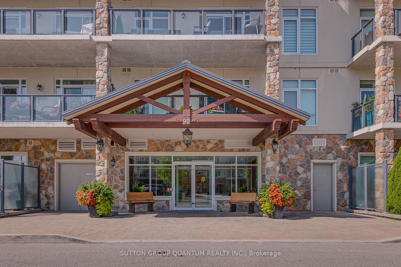 Property Photo: 90 Orchard Point Road 606 ON L3V 8K4