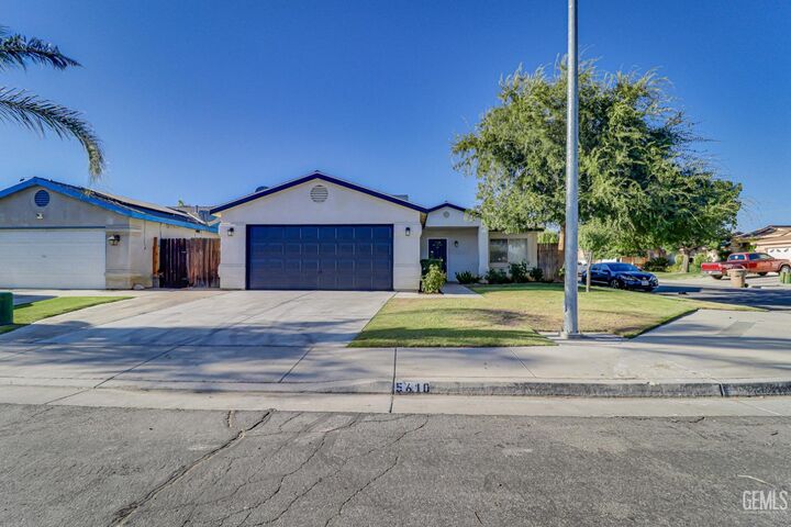 5610 Plute Pass Street  Bakersfield CA 93307 photo